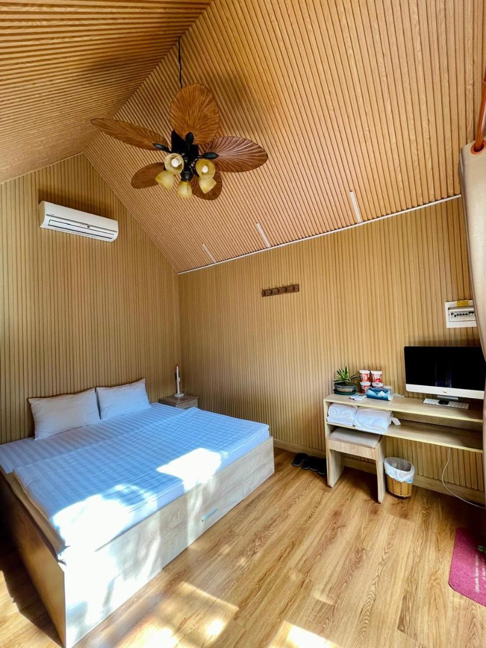 La Garden Homestay Long Xuyên Exteriör bild